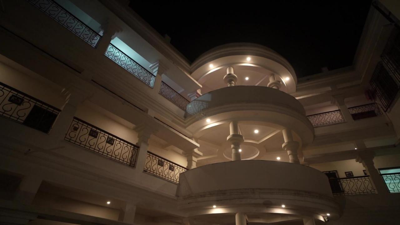 Hotel Kolam Шантиникетан Экстерьер фото