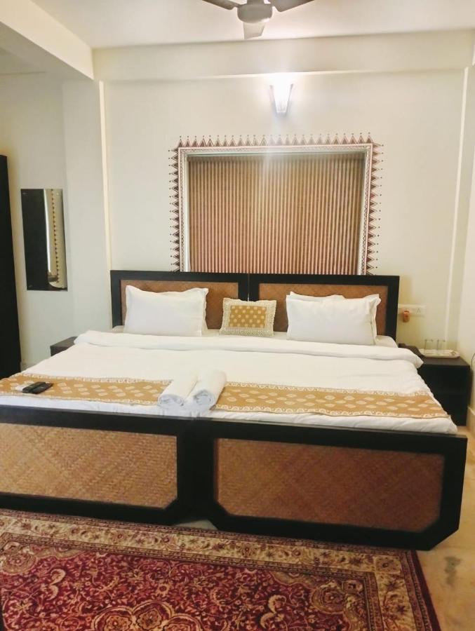 Hotel Kolam Шантиникетан Экстерьер фото